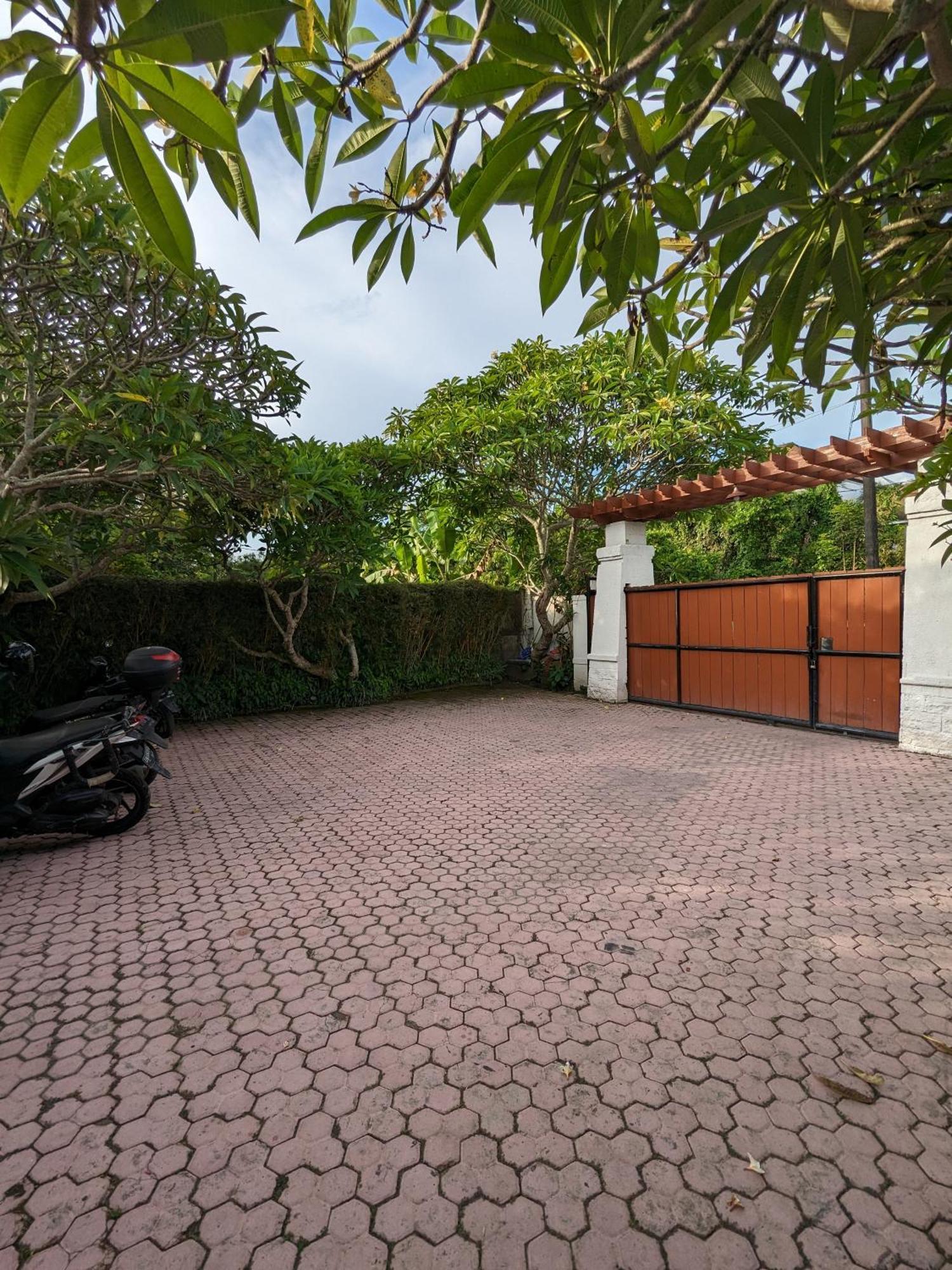 Kamayana, Peaceful & Quiet 6Br Villa With Huge Pool And Tropical Garden Canggu Eksteriør billede