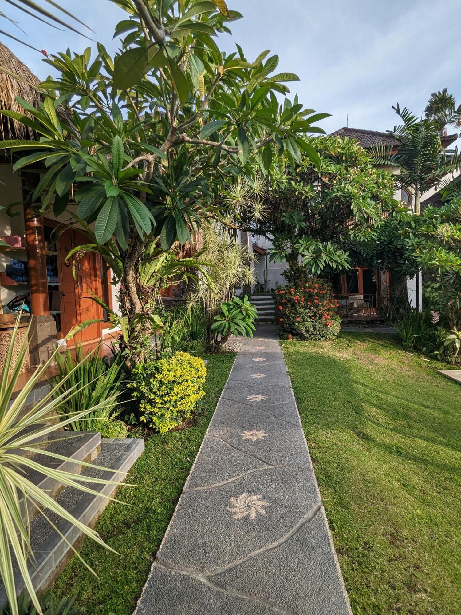 Kamayana, Peaceful & Quiet 6Br Villa With Huge Pool And Tropical Garden Canggu Eksteriør billede