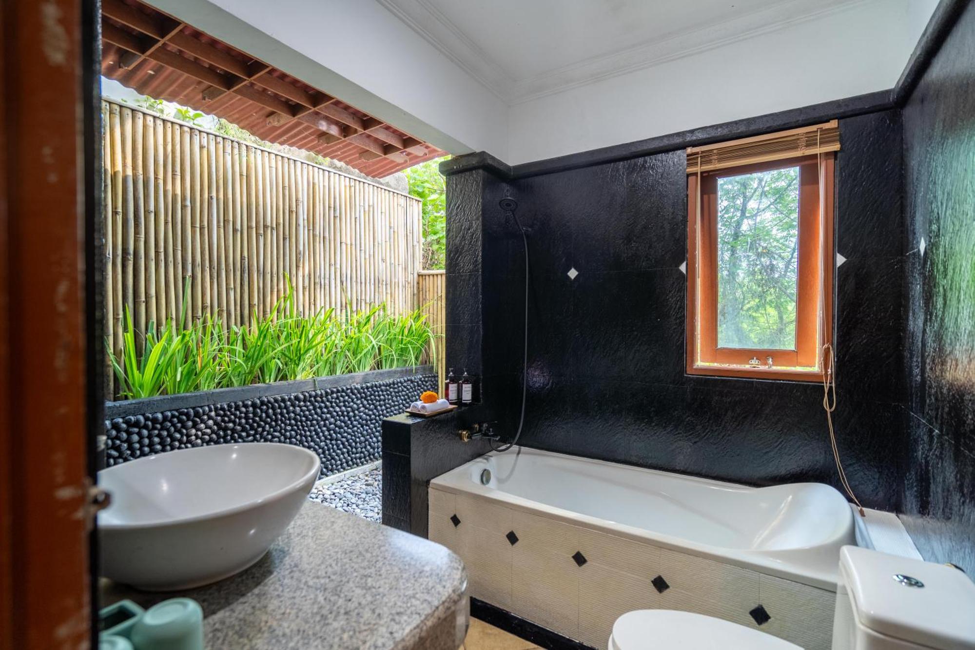 Kamayana, Peaceful & Quiet 6Br Villa With Huge Pool And Tropical Garden Canggu Eksteriør billede